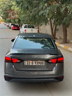 نيسان ألتيما
